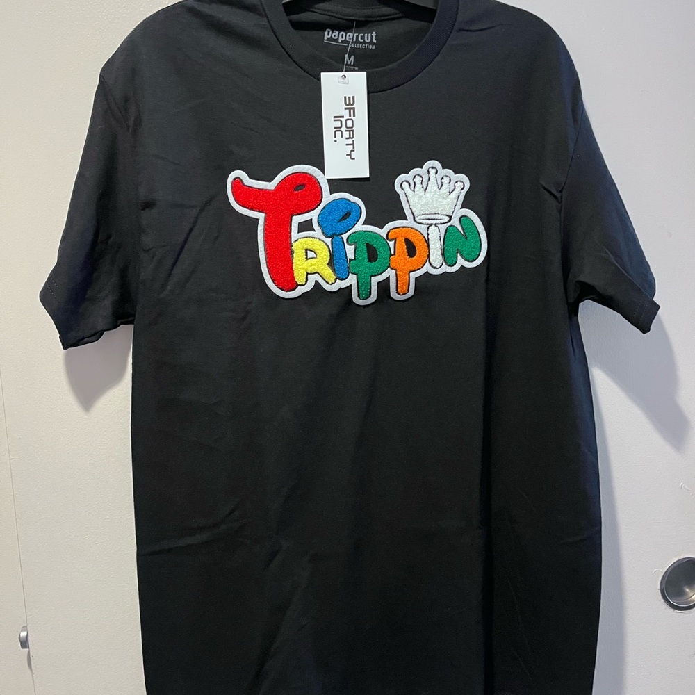 🔥NWT Unisex Black Graphic Tee with Colorful 'Trippin' Design. UNISEX. Size M